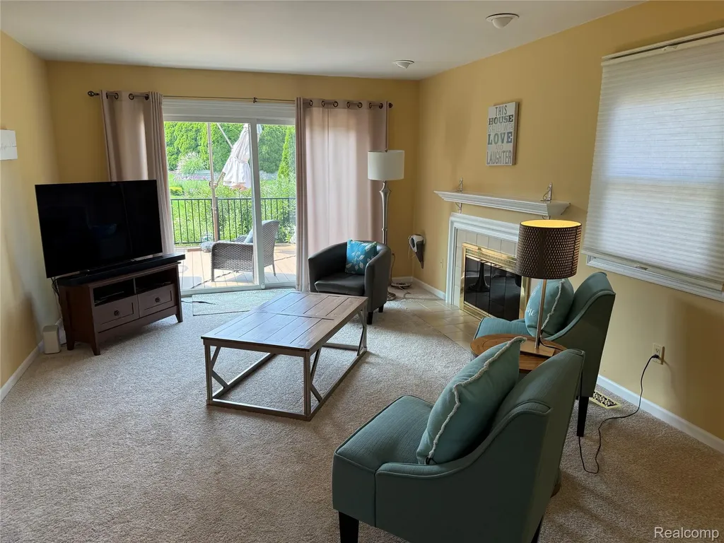1658 Hillside Lane Rochester Hills City MI 48307