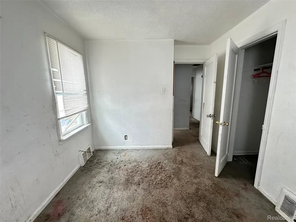 8084 Artesian Street Detroit City MI 48228