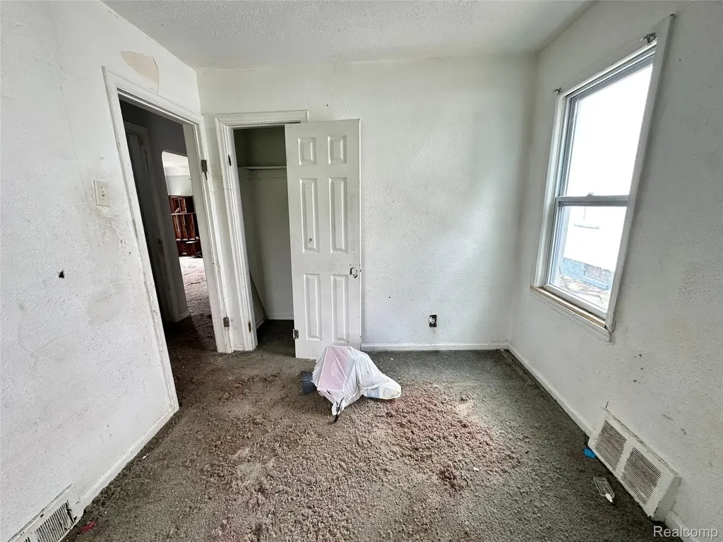 8084 Artesian Street Detroit City MI 48228