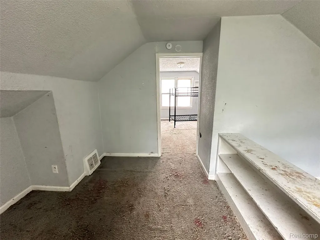 8084 Artesian Street Detroit City MI 48228