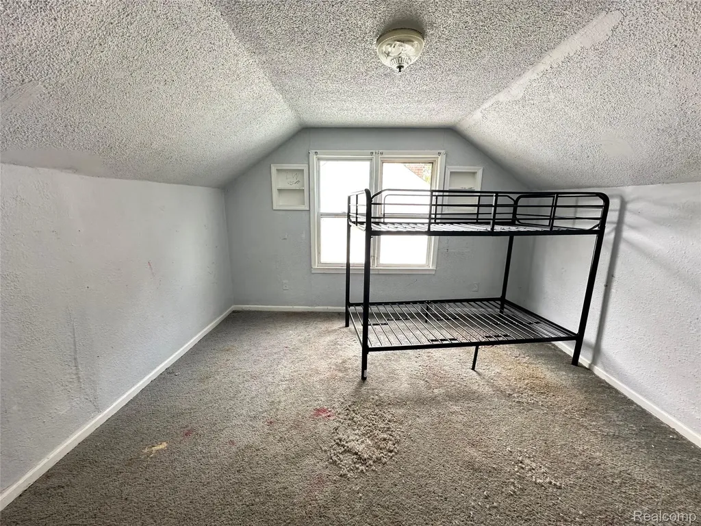 8084 Artesian Street Detroit City MI 48228
