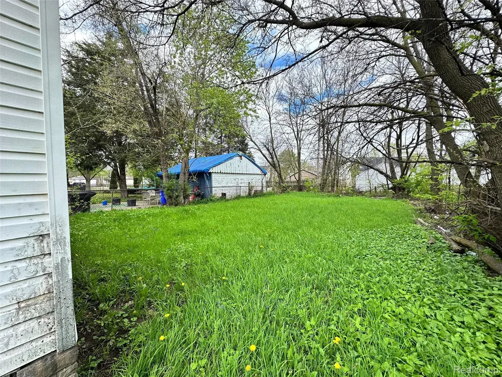 8084 Artesian Street Detroit City MI 48228