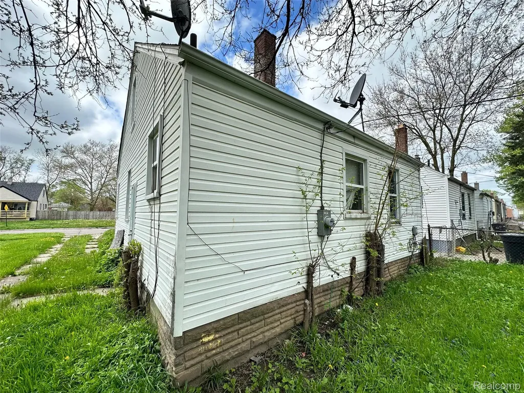 8084 Artesian Street Detroit City MI 48228