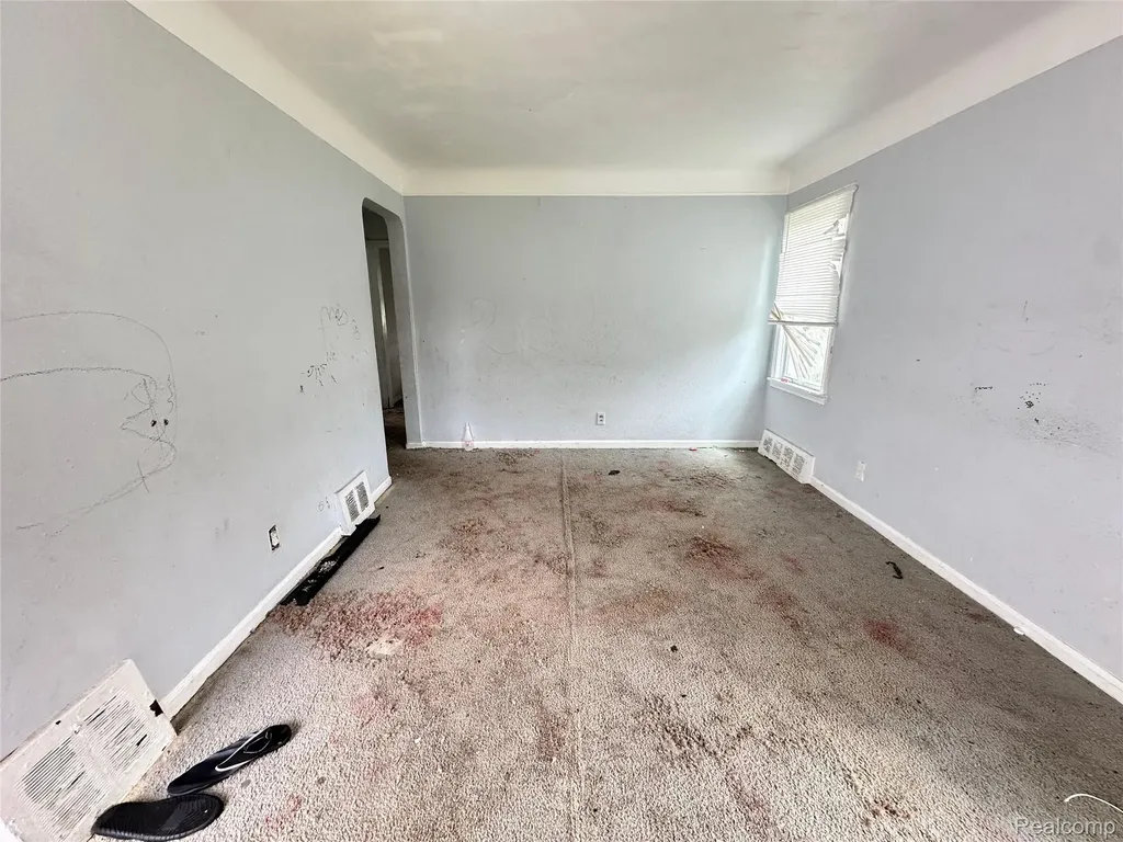 8084 Artesian Street Detroit City MI 48228