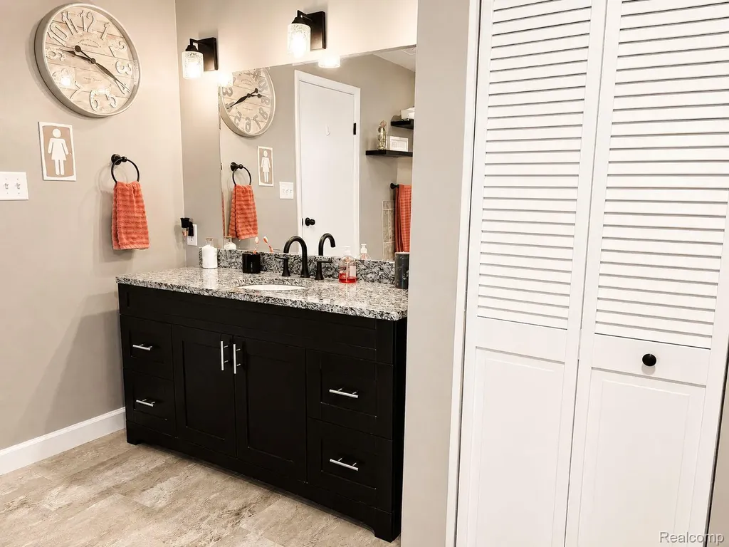 4108 Allen Court Bay City City MI 48706