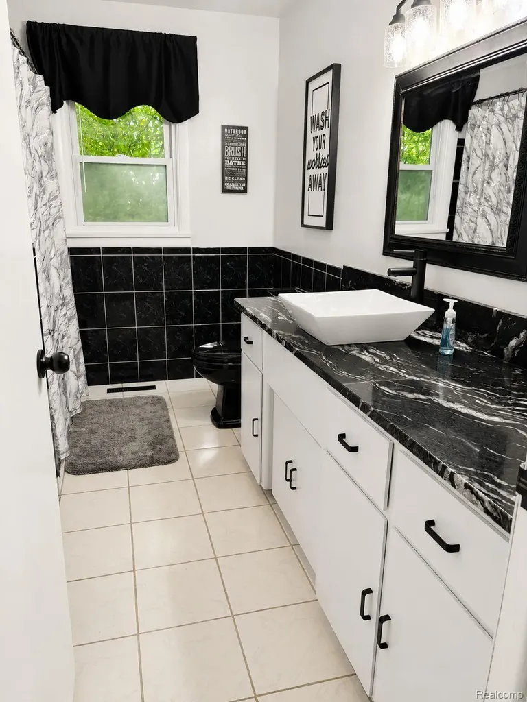 4108 Allen Court Bay City City MI 48706