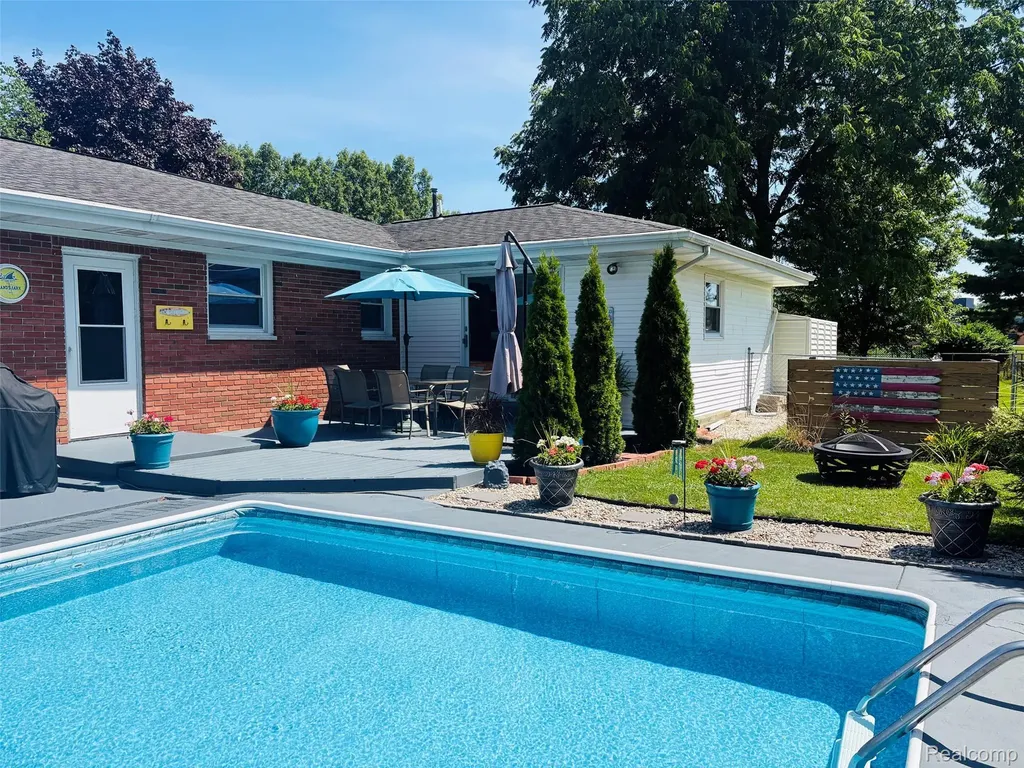 4108 Allen Court Bay City City MI 48706