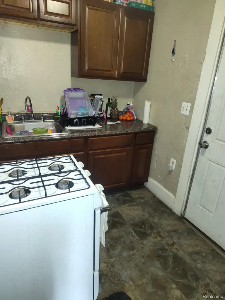 344 N Perry Street Pontiac City MI 48342