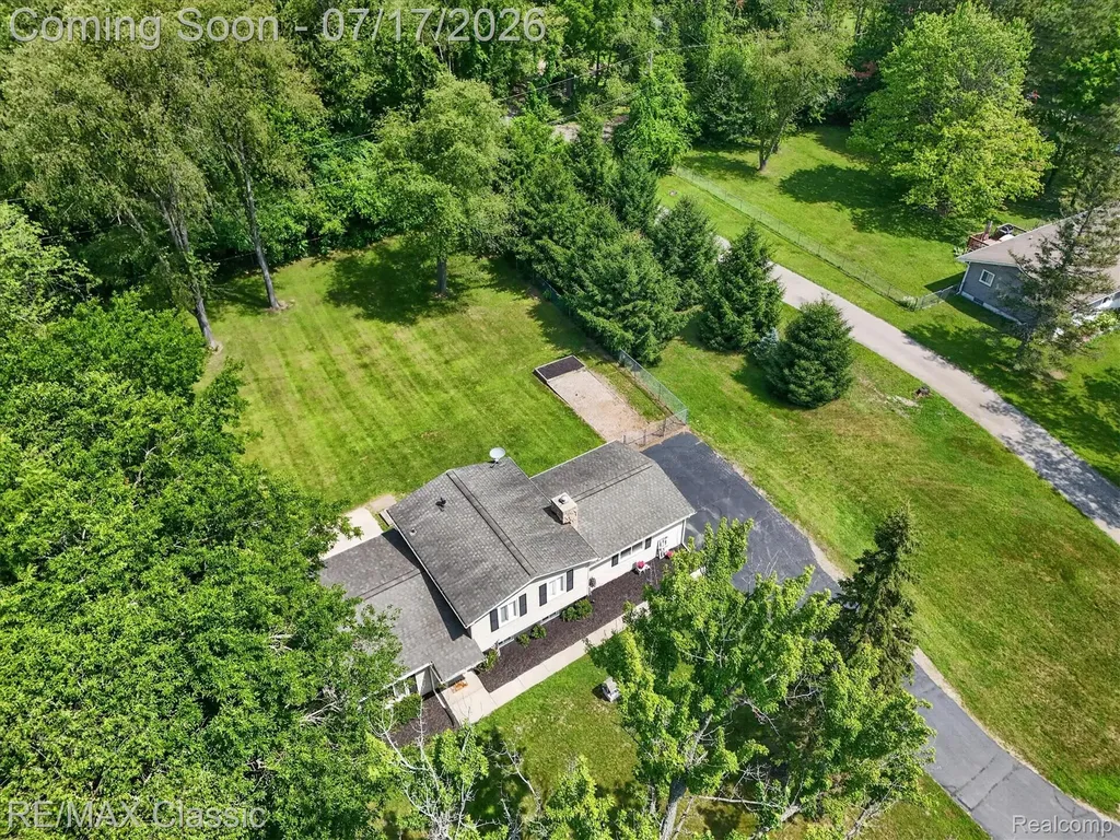 268 Peninsula Lake Drive Highland Charter Township MI 48357