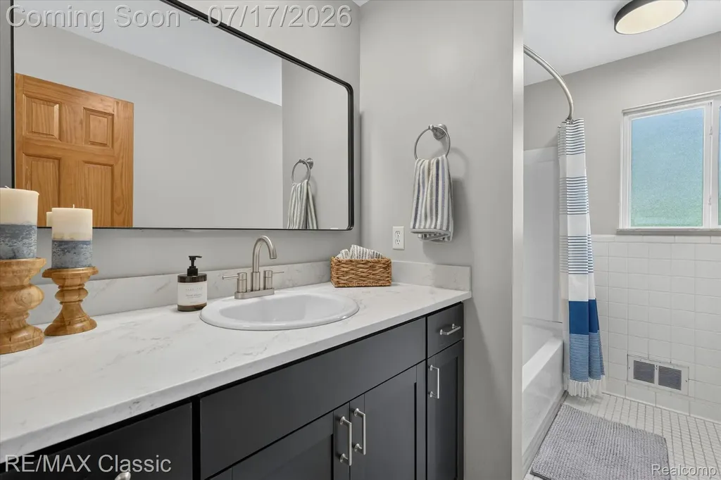 268 Peninsula Lake Drive Highland Charter Township MI 48357