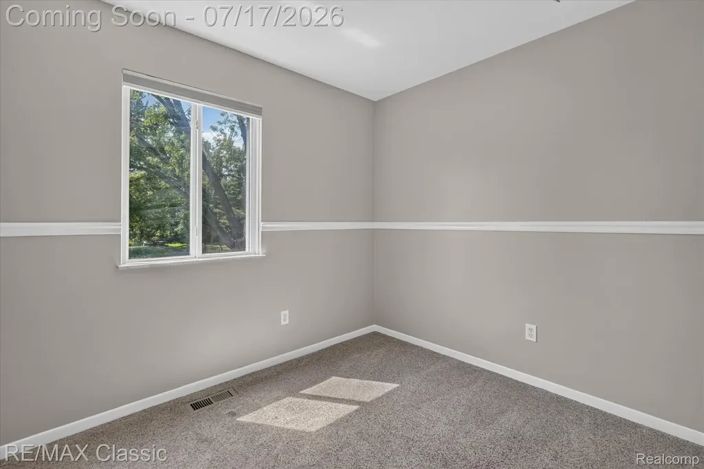 268 Peninsula Lake Drive Highland Charter Township MI 48357