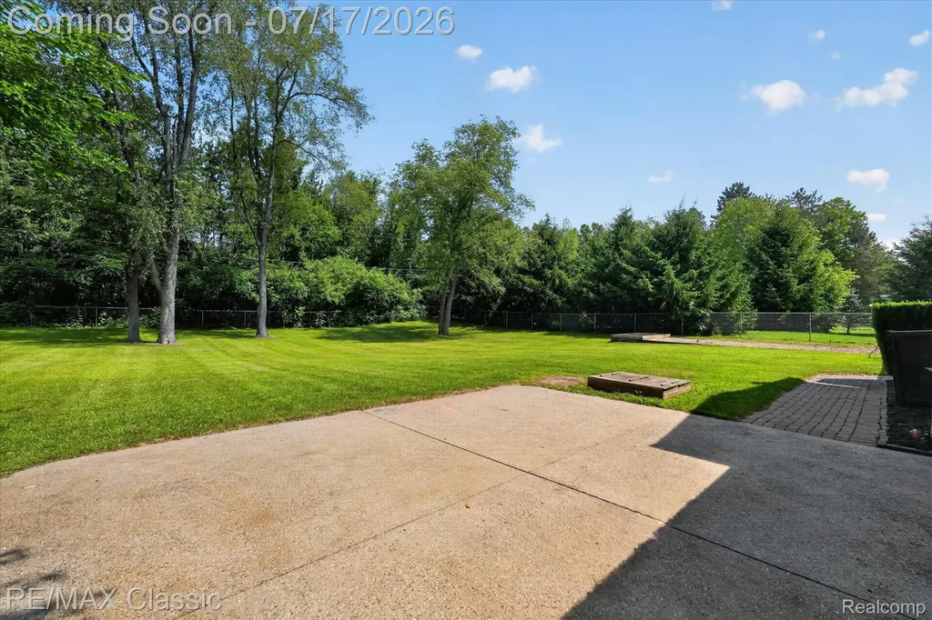 268 Peninsula Lake Drive Highland Charter Township MI 48357