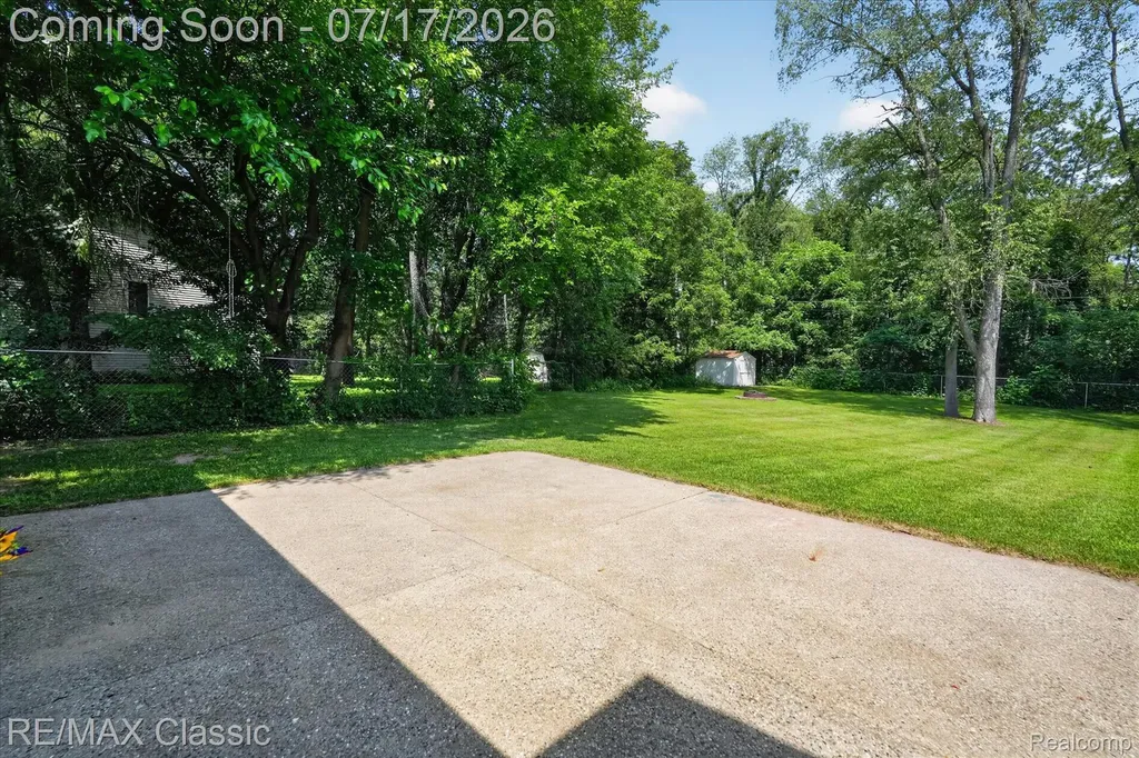 268 Peninsula Lake Drive Highland Charter Township MI 48357