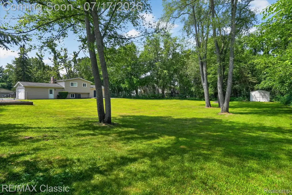 268 Peninsula Lake Drive Highland Charter Township MI 48357