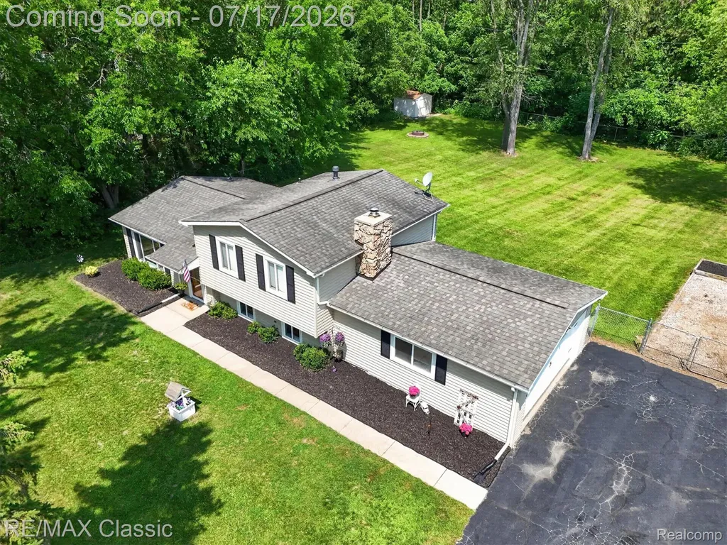 268 Peninsula Lake Drive Highland Charter Township MI 48357