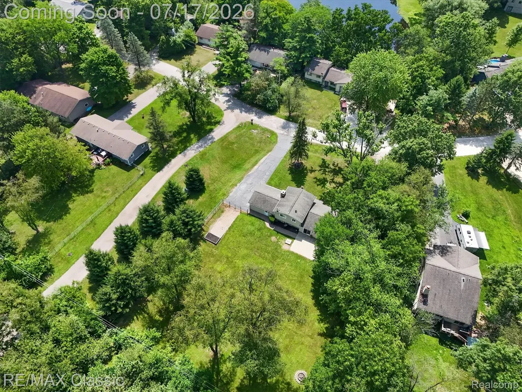 268 Peninsula Lake Drive Highland Charter Township MI 48357