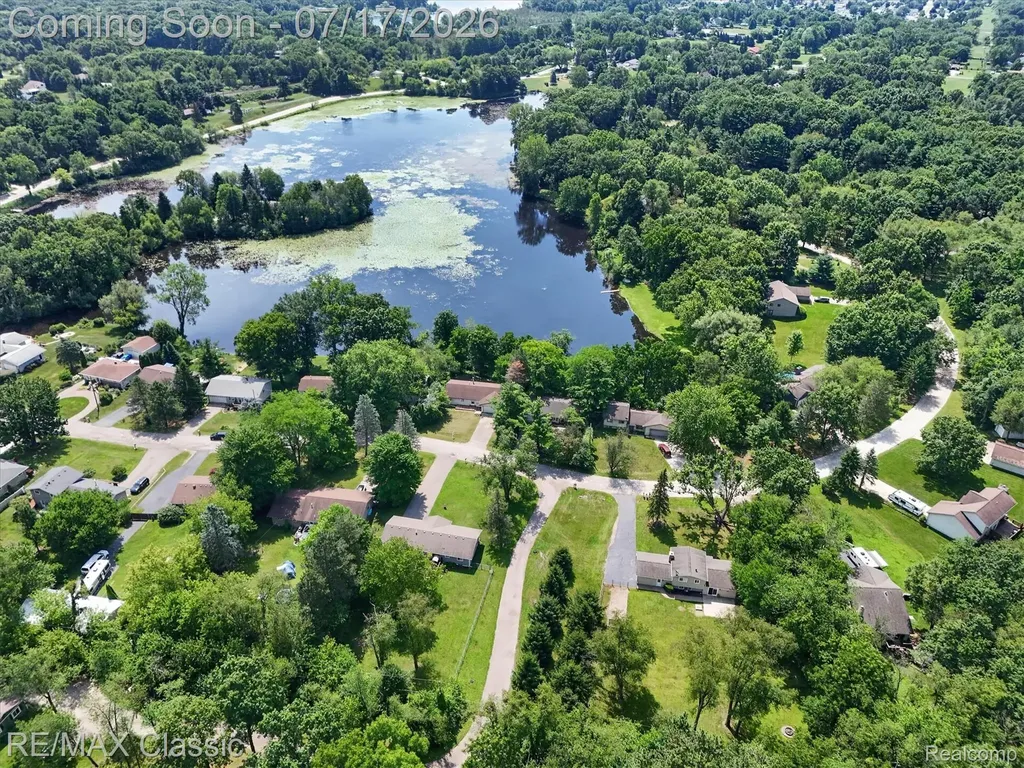 268 Peninsula Lake Drive Highland Charter Township MI 48357