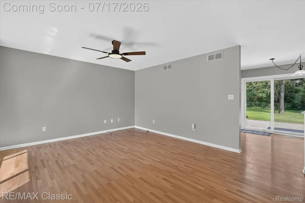 268 Peninsula Lake Drive Highland Charter Township MI 48357