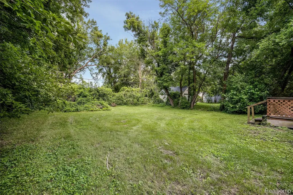 28618 Glenwood Street Inkster City MI 48141