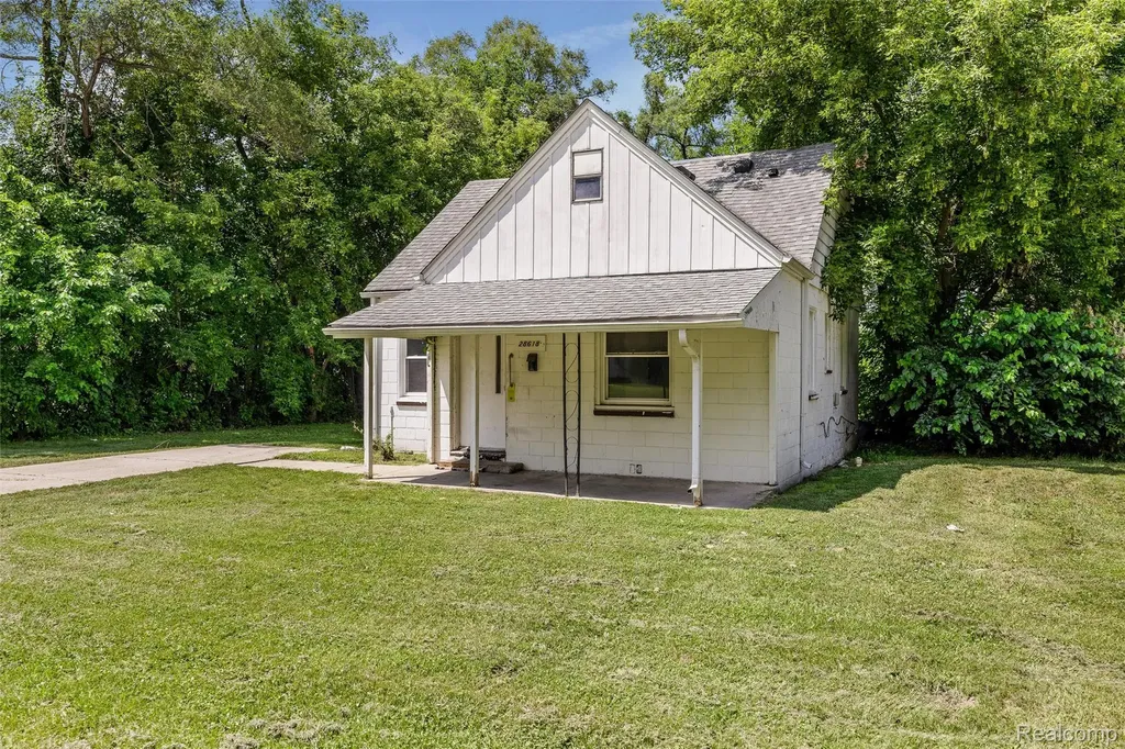 28618 Glenwood Street Inkster City MI 48141