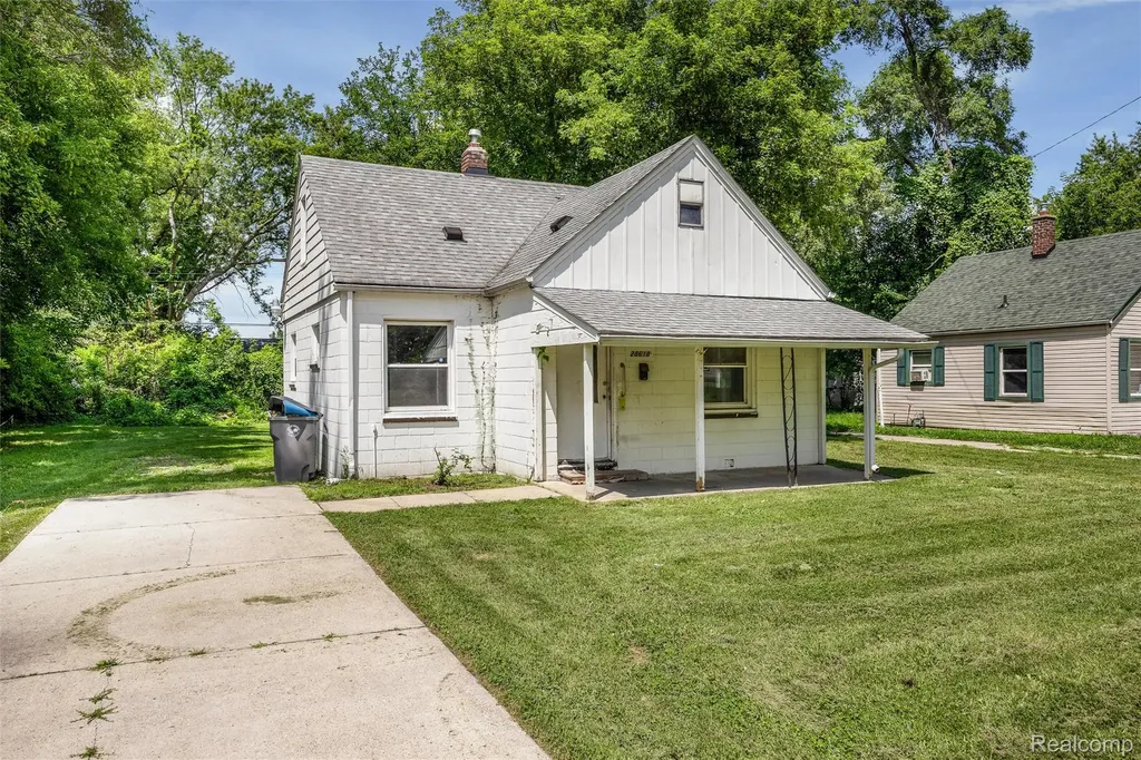 28618 Glenwood Street Inkster City MI 48141