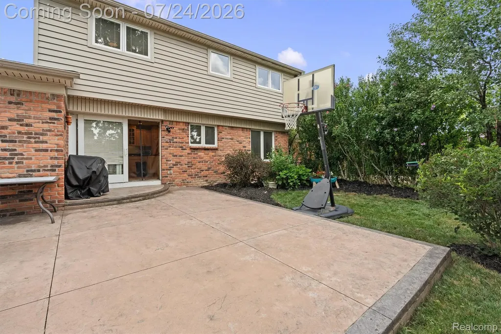 40536 Skender Street Clinton Charter Township MI 48038
