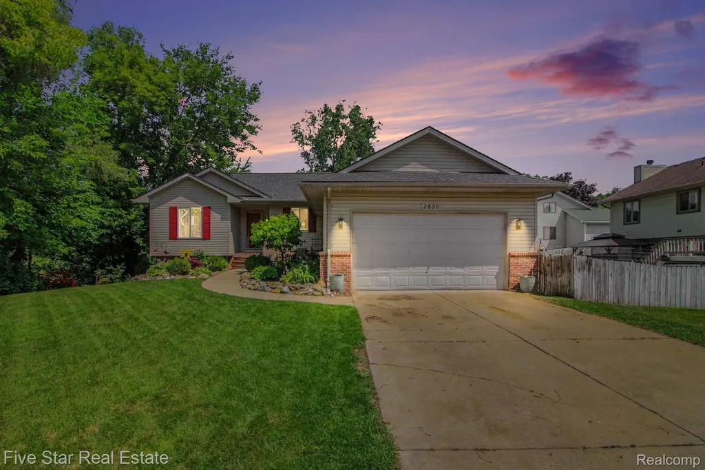 2830 Bayberry Drive Waterford Charter Township MI 48329