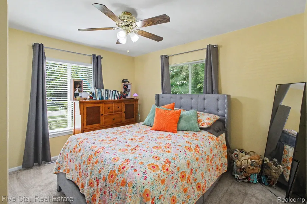 2830 Bayberry Drive Waterford Charter Township MI 48329