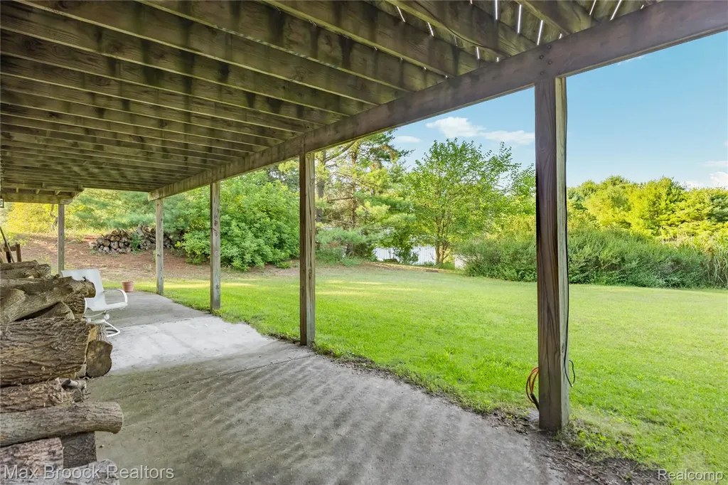 4622 Fleck Drive Hartland Township MI 48430
