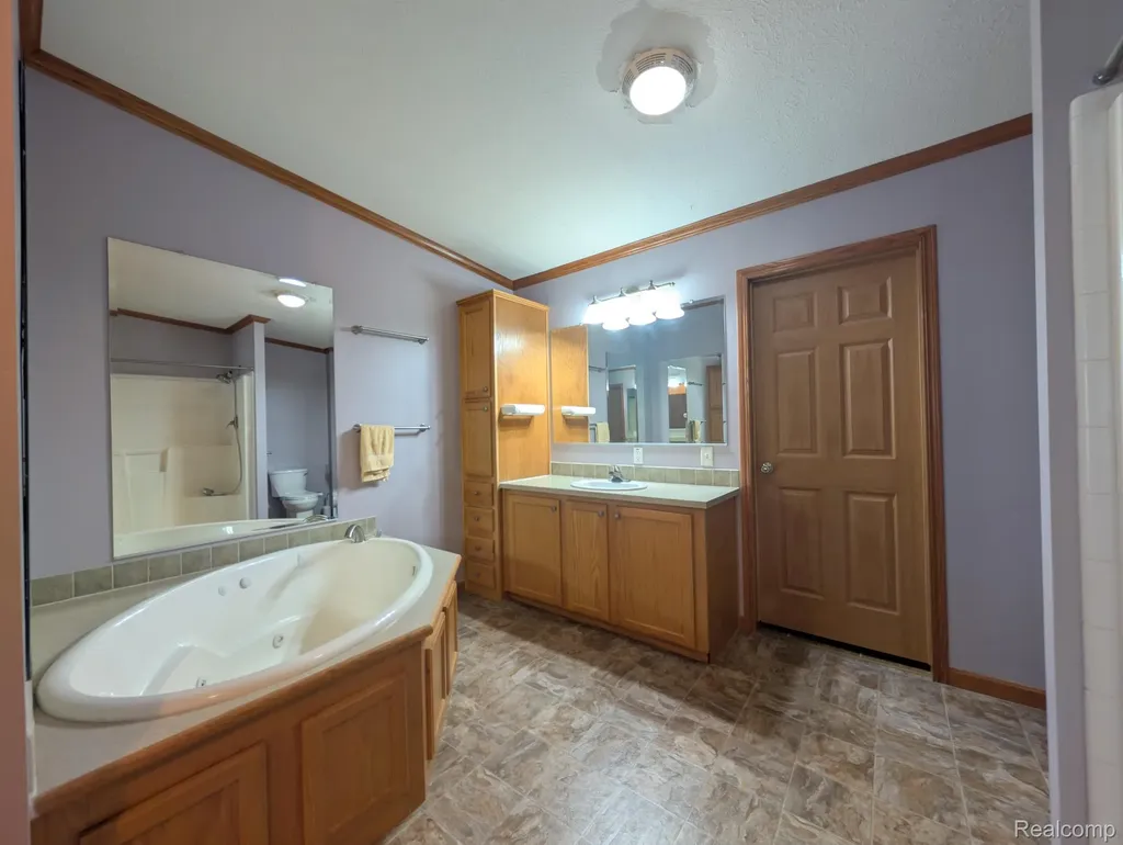 11766 Village Pines Court Green Oak Township MI 48178