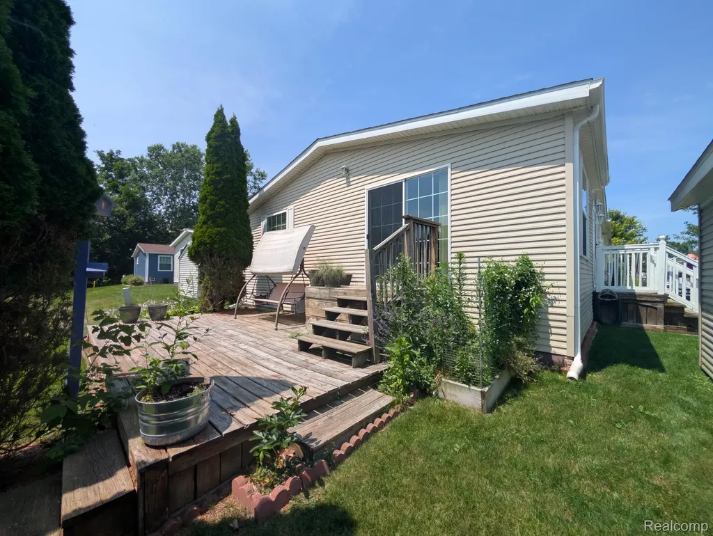 11766 Village Pines Court Green Oak Township MI 48178