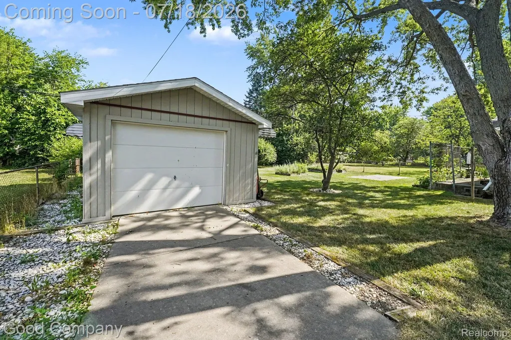 6284 Woodsdale Drive Grand Blanc Charter Township MI 48439