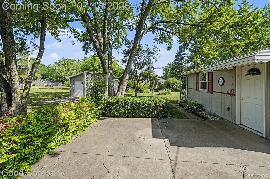 6284 Woodsdale Drive Grand Blanc Charter Township MI 48439