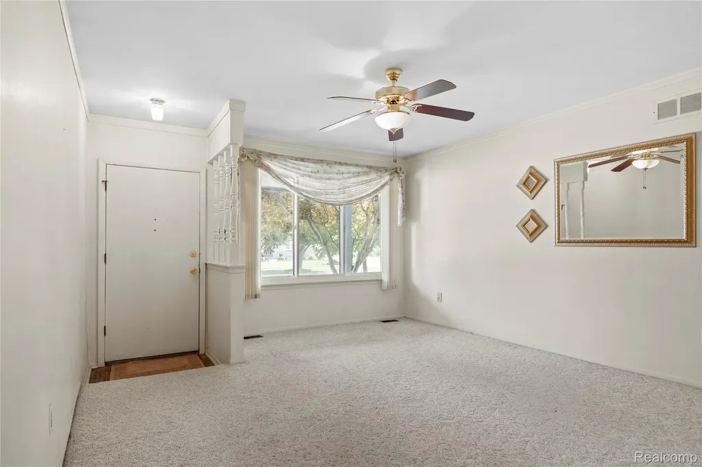 24208 Cambridge Street Woodhaven City MI 48183