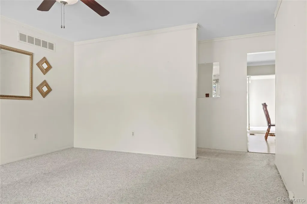 24208 Cambridge Street Woodhaven City MI 48183