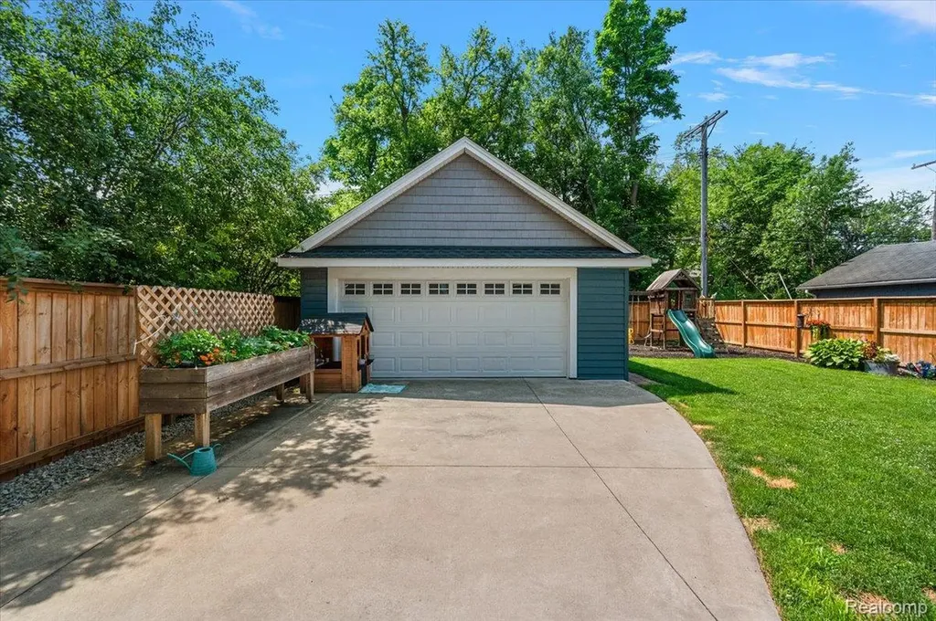 1275 Dorothea Road Berkley City MI 48072