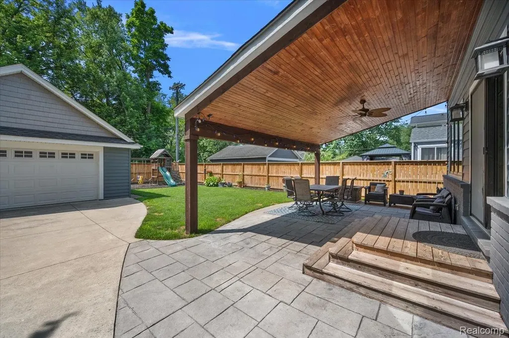 1275 Dorothea Road Berkley City MI 48072
