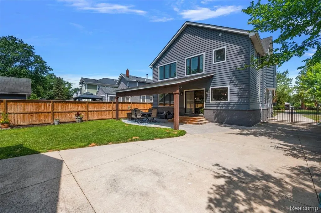 1275 Dorothea Road Berkley City MI 48072