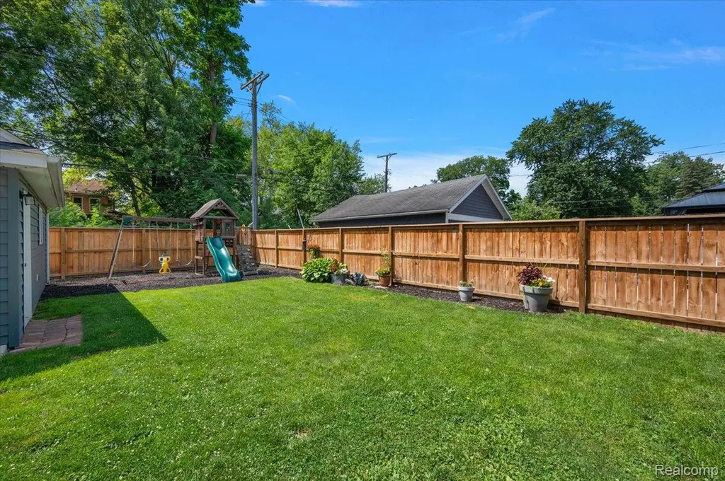 1275 Dorothea Road Berkley City MI 48072