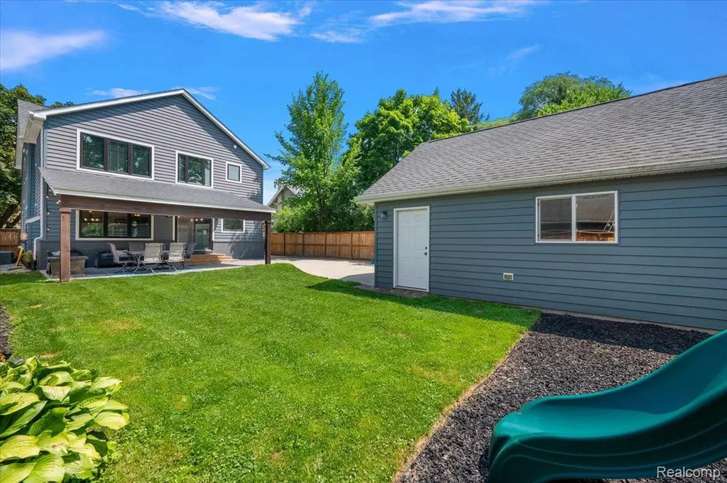1275 Dorothea Road Berkley City MI 48072