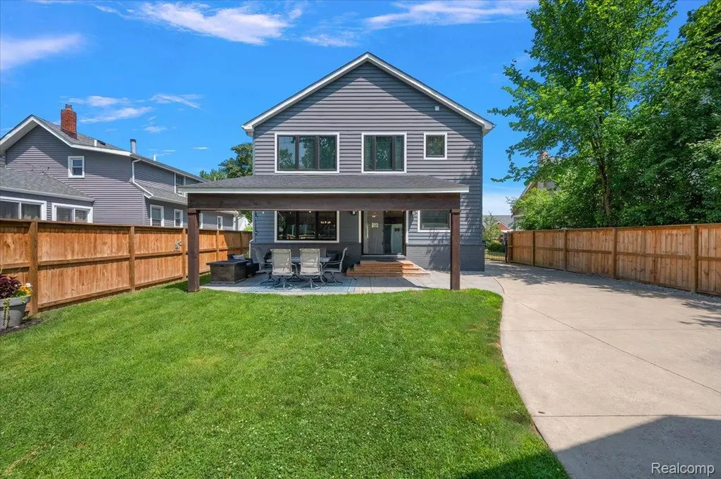 1275 Dorothea Road Berkley City MI 48072
