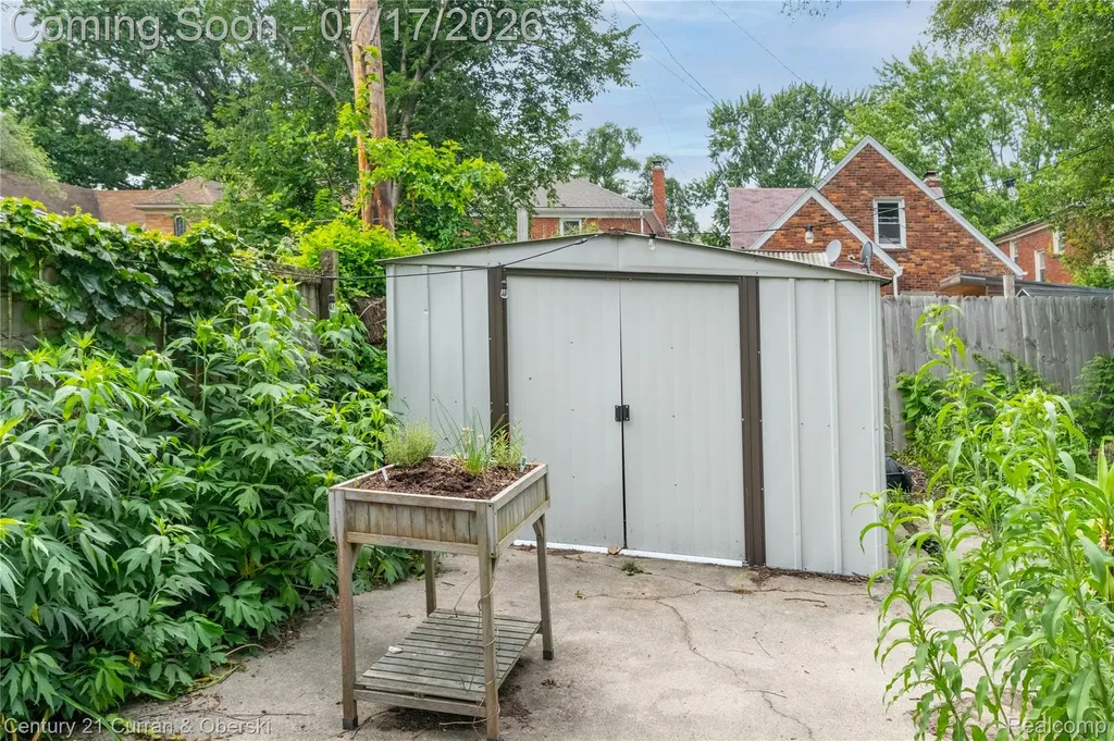18455 Santa Rosa Drive Detroit City MI 48221