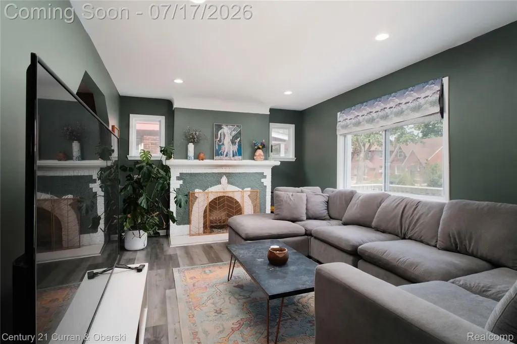 18455 Santa Rosa Drive Detroit City MI 48221