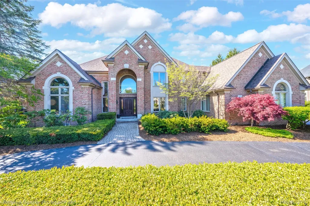 2531 Cedar Brook Court Rochester Hills City MI 48309