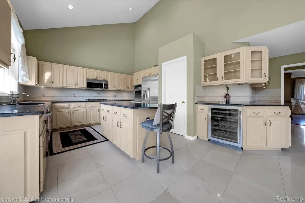 2531 Cedar Brook Court Rochester Hills City MI 48309