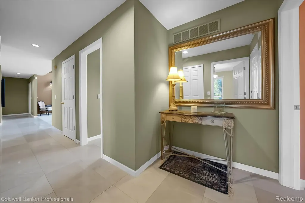 2531 Cedar Brook Court Rochester Hills City MI 48309