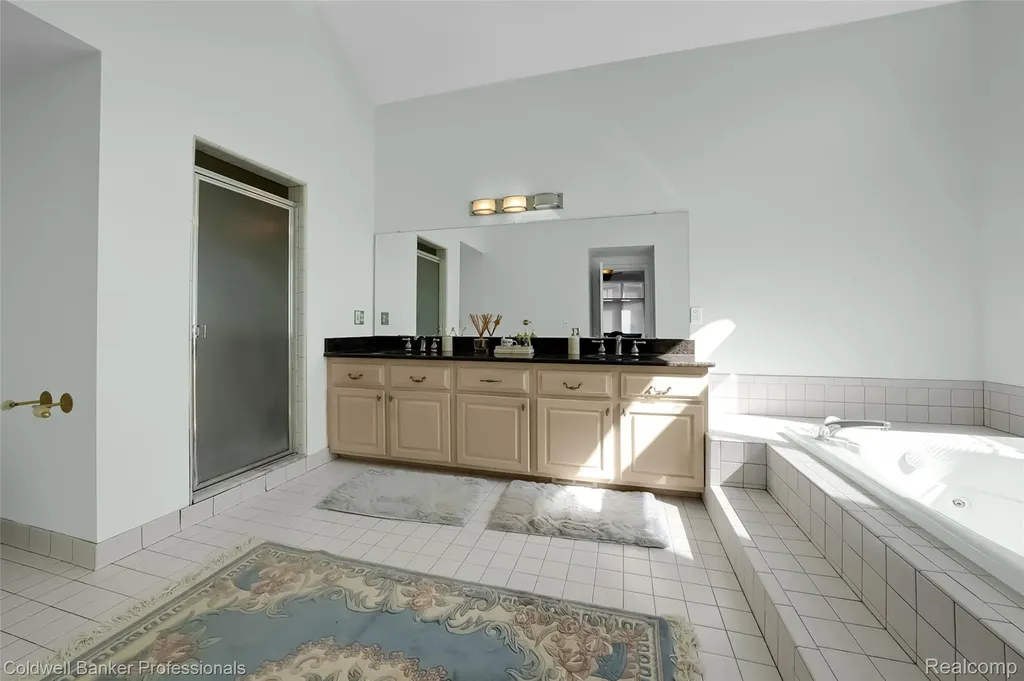 2531 Cedar Brook Court Rochester Hills City MI 48309