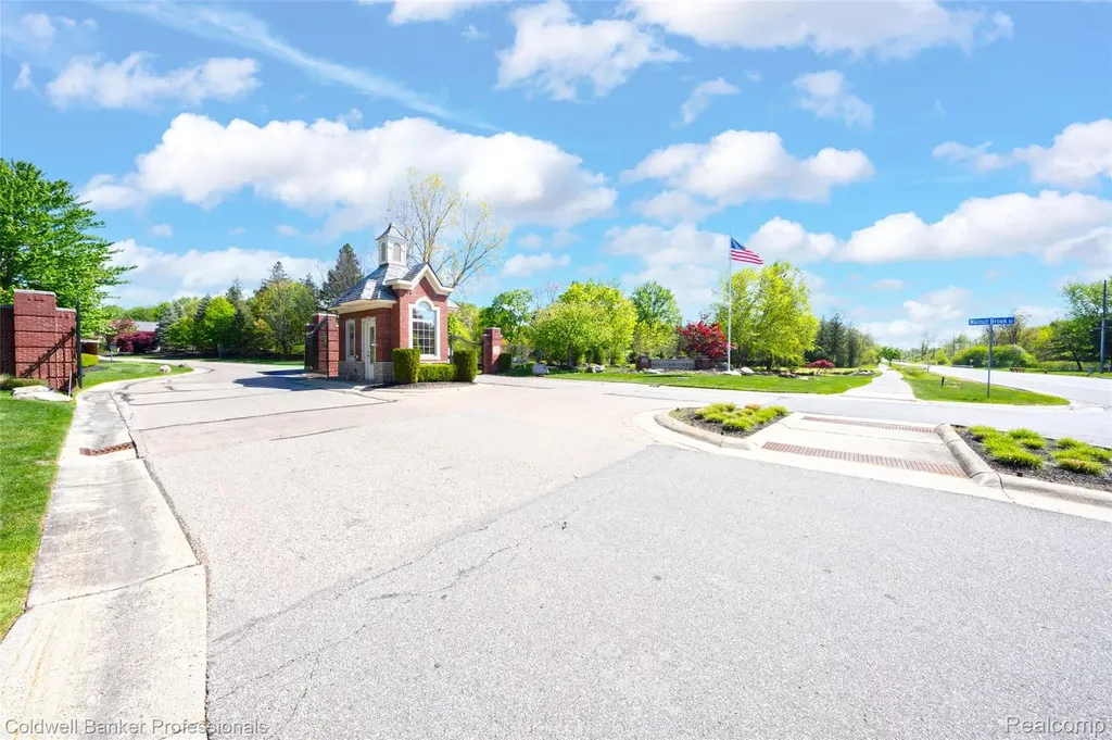 2531 Cedar Brook Court Rochester Hills City MI 48309