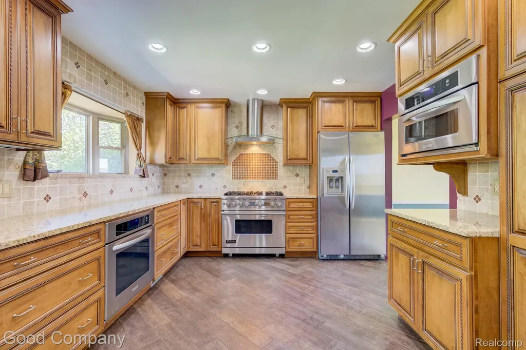 3062 Saint Jude Drive Waterford Charter Township MI 48329