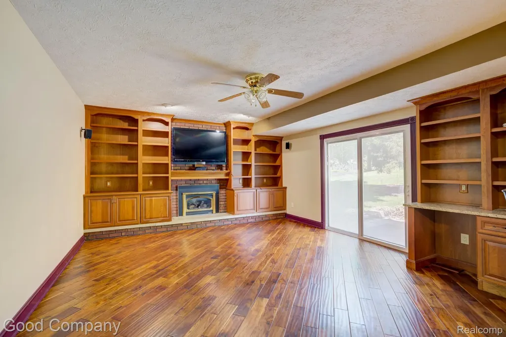 3062 Saint Jude Drive Waterford Charter Township MI 48329